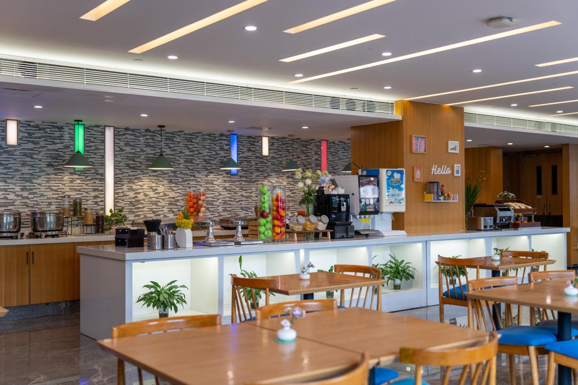 Holiday Inn Express Chengdu Airport Zone Free Shuttle From Shuangliu International Airport To Hotel ,Welcome Drink Экстерьер фото