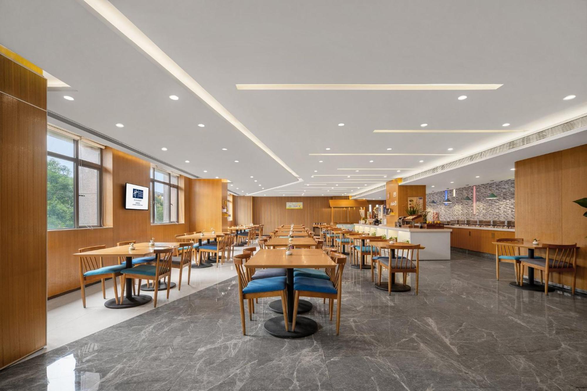 Holiday Inn Express Chengdu Airport Zone Free Shuttle From Shuangliu International Airport To Hotel ,Welcome Drink Экстерьер фото