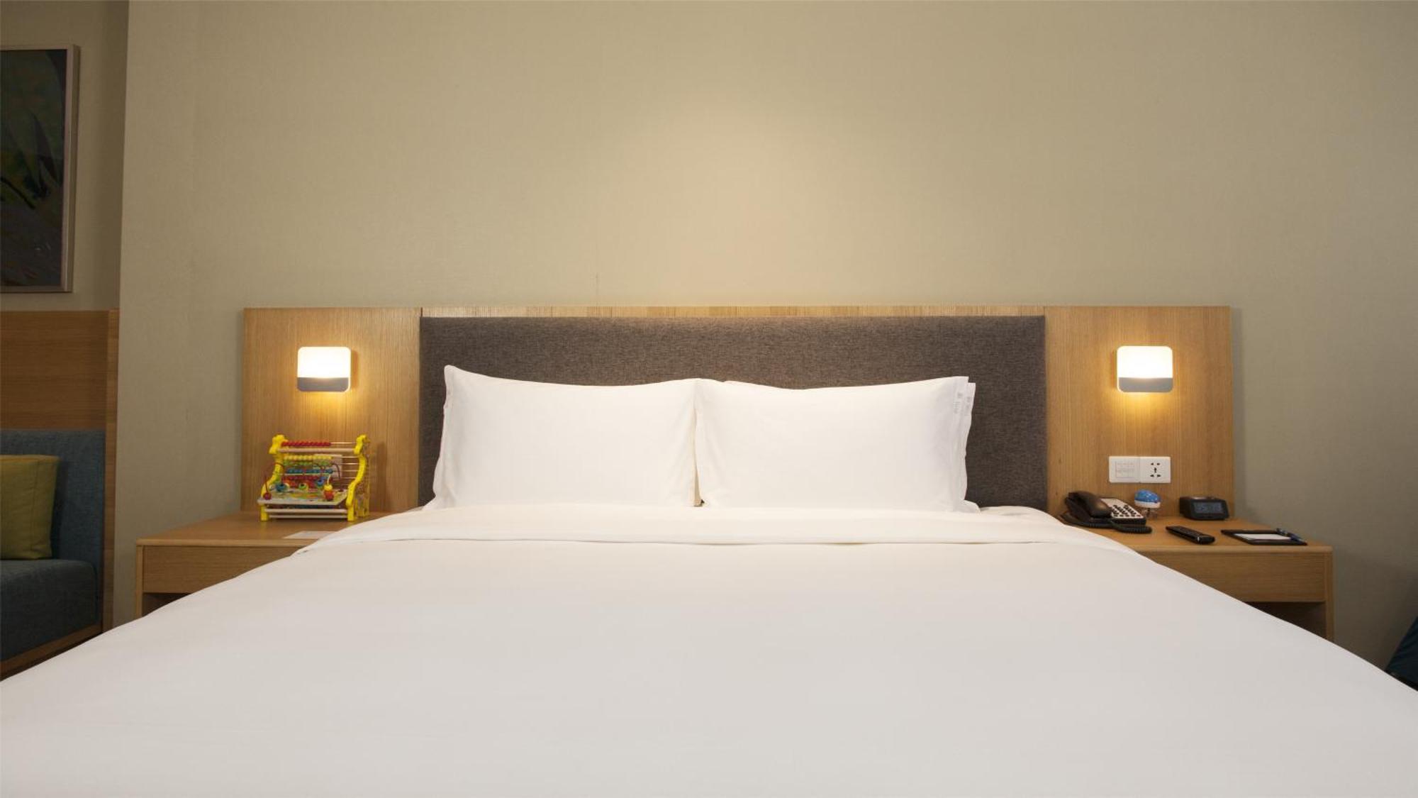 Holiday Inn Express Chengdu Airport Zone Free Shuttle From Shuangliu International Airport To Hotel ,Welcome Drink Экстерьер фото