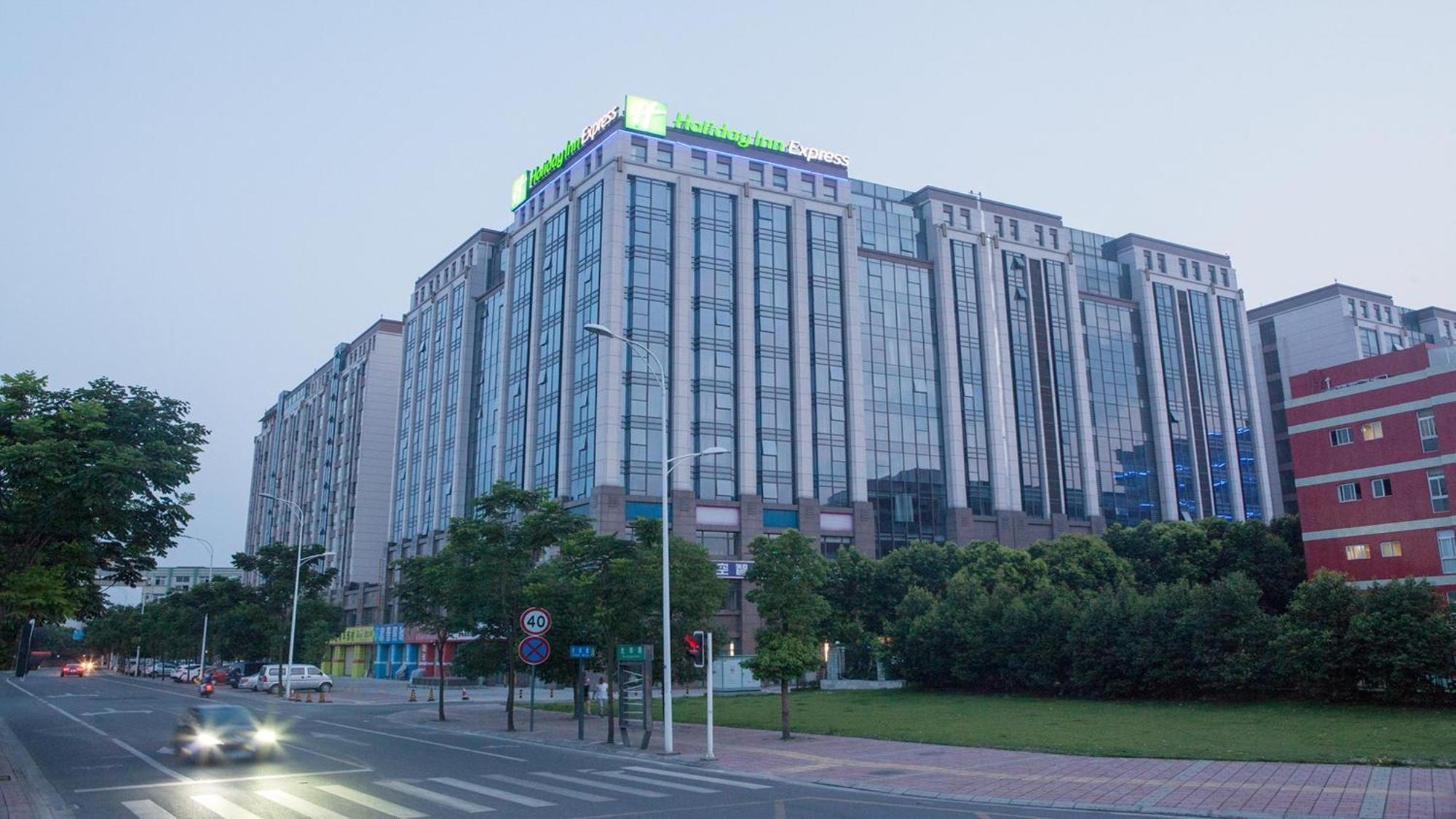 Holiday Inn Express Chengdu Airport Zone Free Shuttle From Shuangliu International Airport To Hotel ,Welcome Drink Экстерьер фото