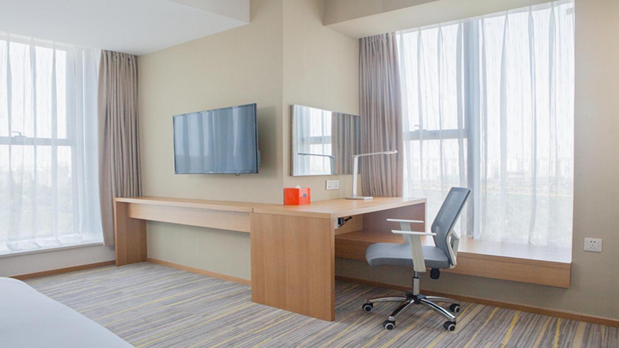 Holiday Inn Express Chengdu Airport Zone Free Shuttle From Shuangliu International Airport To Hotel ,Welcome Drink Экстерьер фото