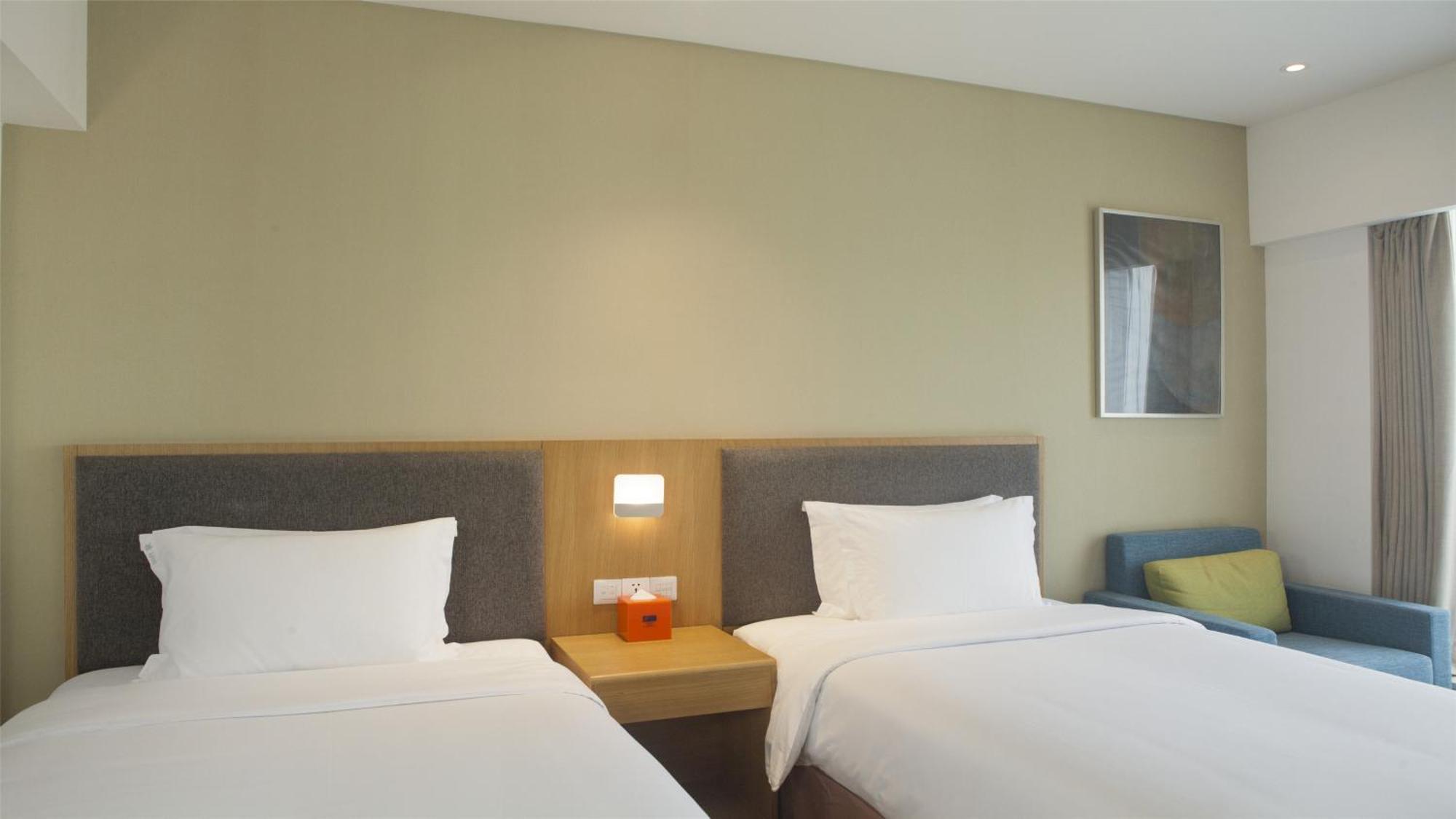 Holiday Inn Express Chengdu Airport Zone Free Shuttle From Shuangliu International Airport To Hotel ,Welcome Drink Экстерьер фото